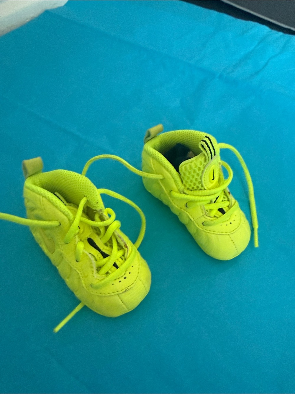 Nike Kids Neon Yellow Lace-Up Sneakers